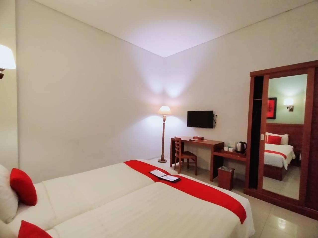 Prima Sr Hotel & Convention Yogyakarta Sleman  Luaran gambar