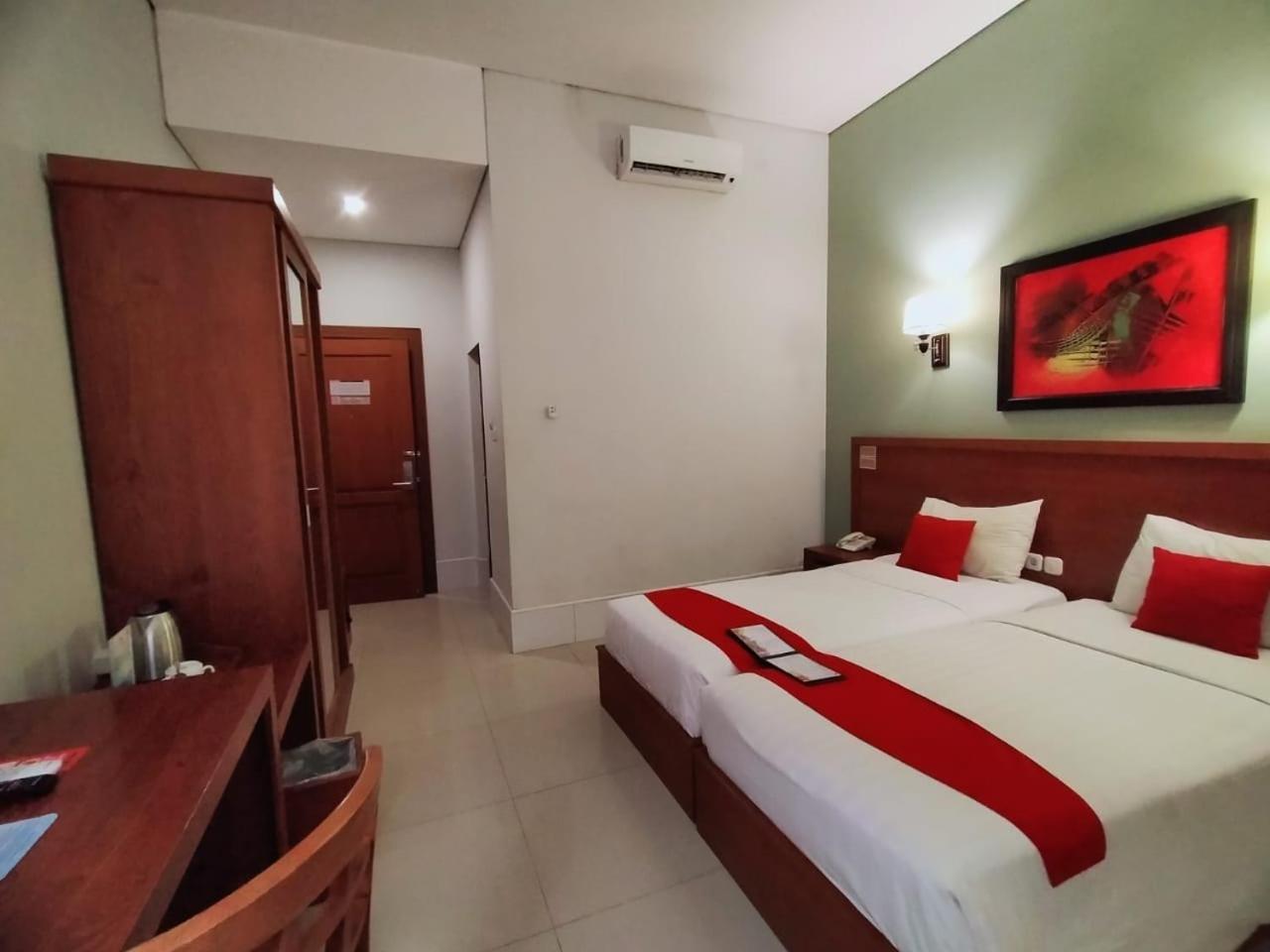 Prima Sr Hotel & Convention Yogyakarta Sleman  Luaran gambar
