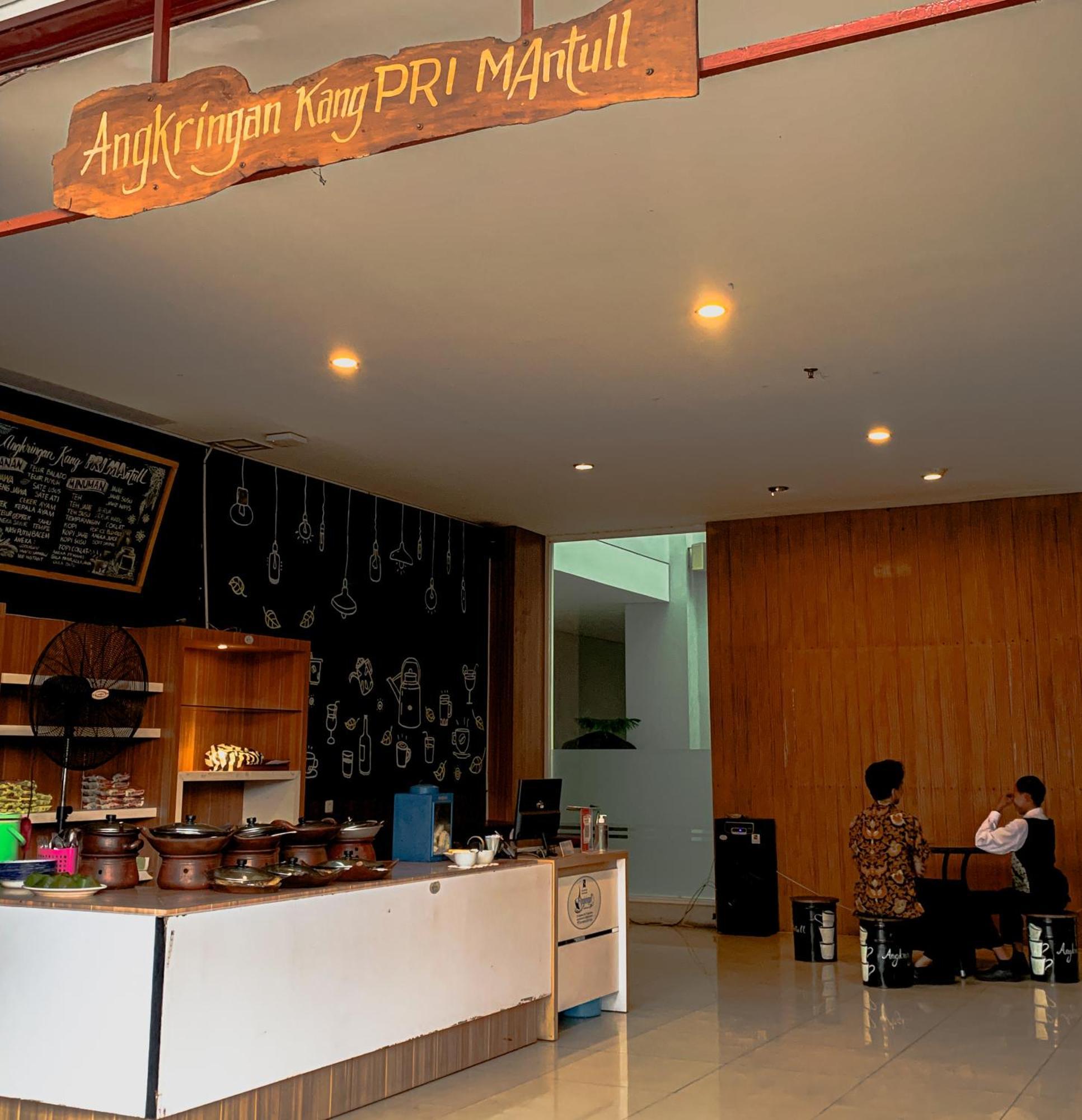 Prima Sr Hotel & Convention Yogyakarta Sleman  Luaran gambar