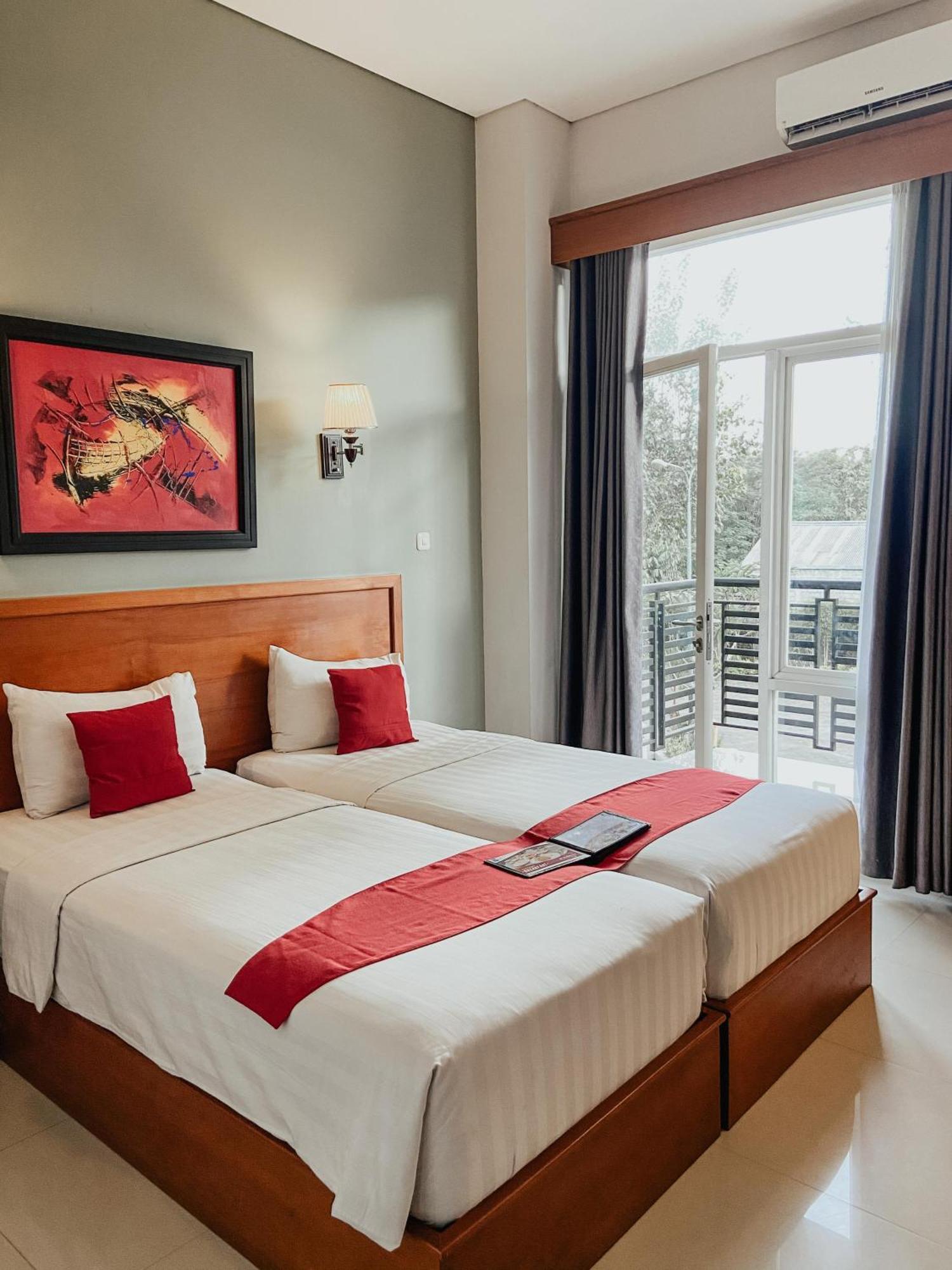 Prima Sr Hotel & Convention Yogyakarta Sleman  Luaran gambar