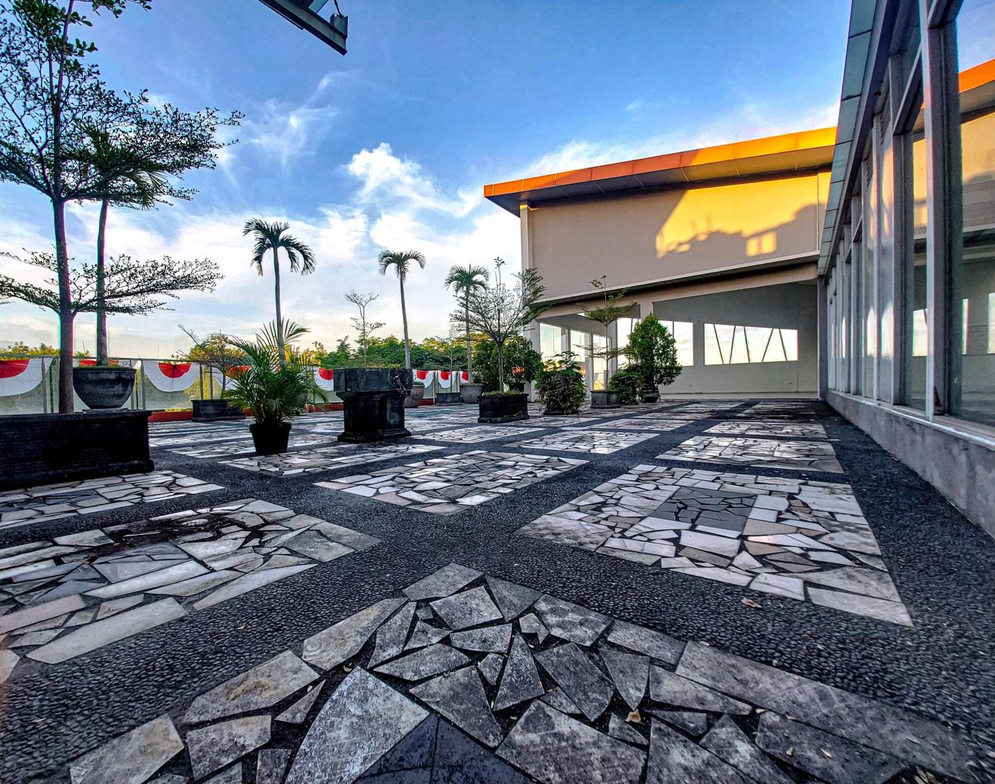 Prima Sr Hotel & Convention Yogyakarta Sleman  Luaran gambar