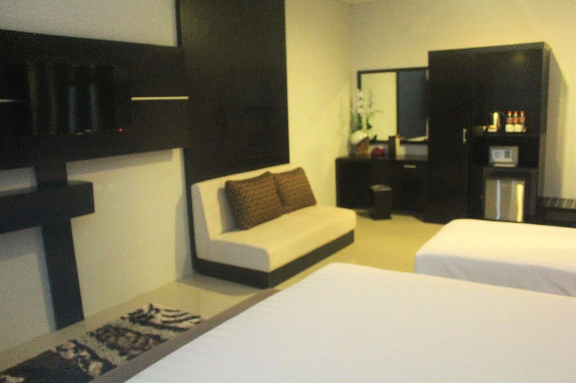 Prima Sr Hotel & Convention Yogyakarta Sleman  Luaran gambar