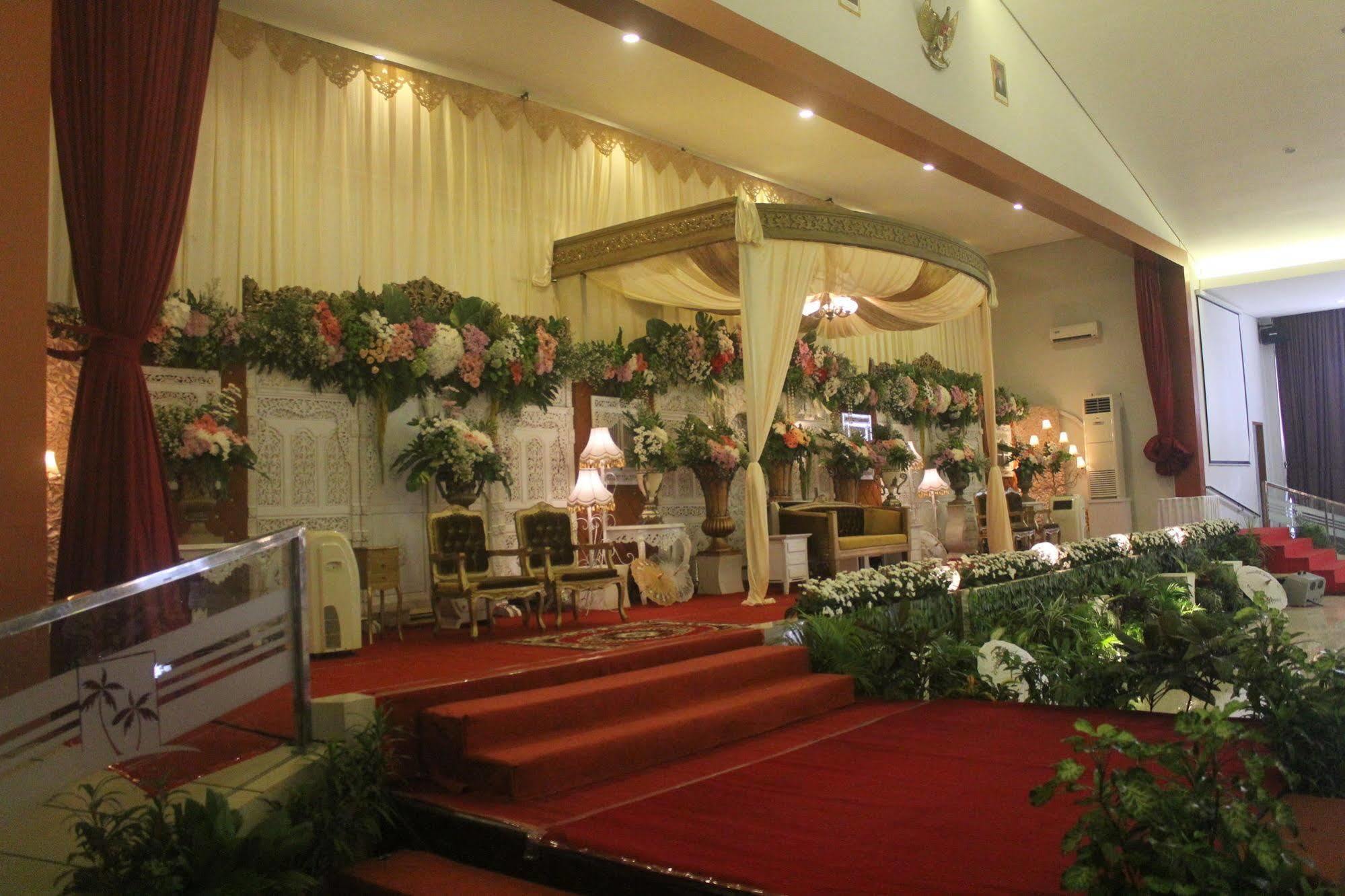 Prima Sr Hotel & Convention Yogyakarta Sleman  Luaran gambar