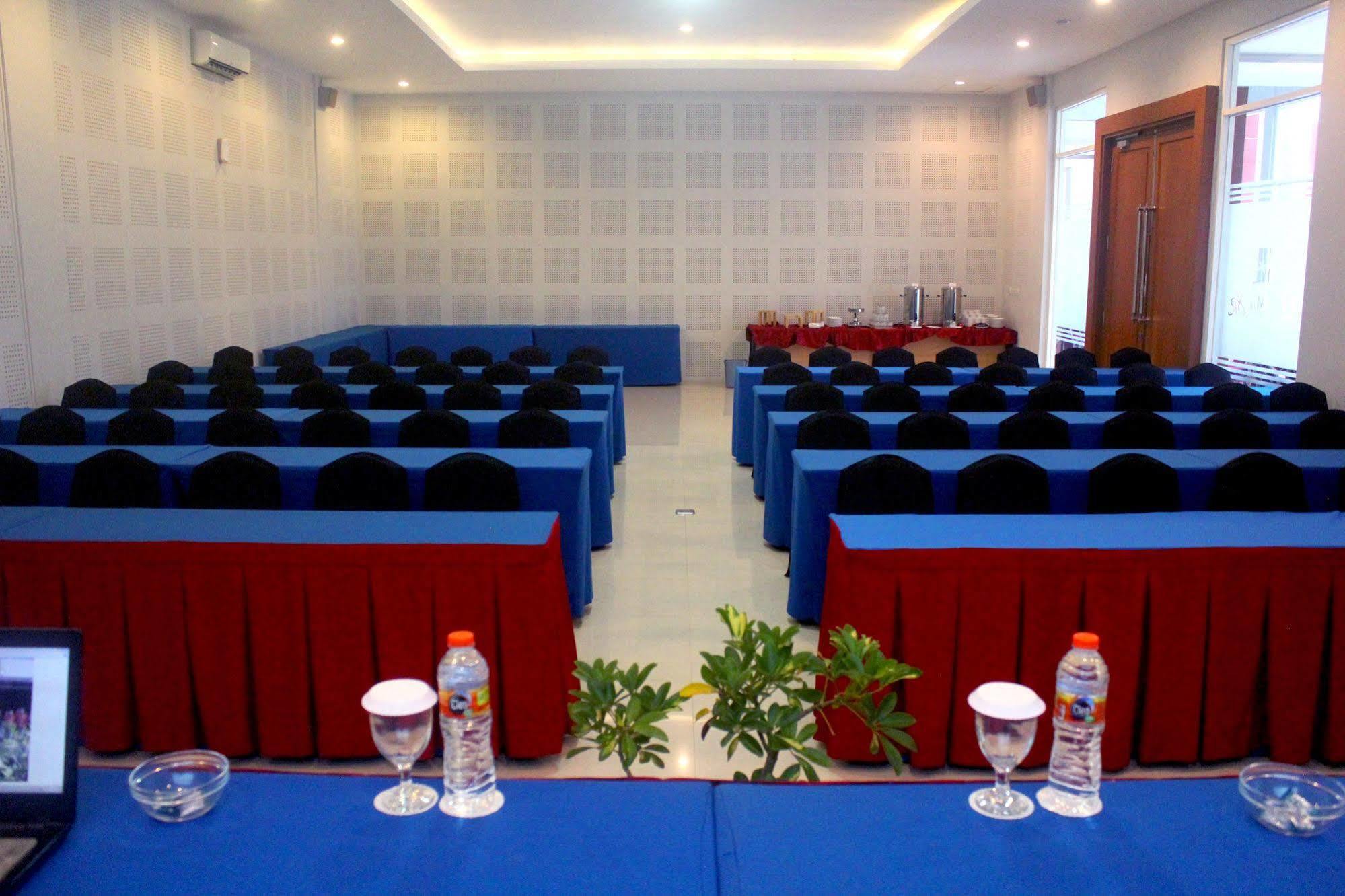 Prima Sr Hotel & Convention Yogyakarta Sleman  Luaran gambar