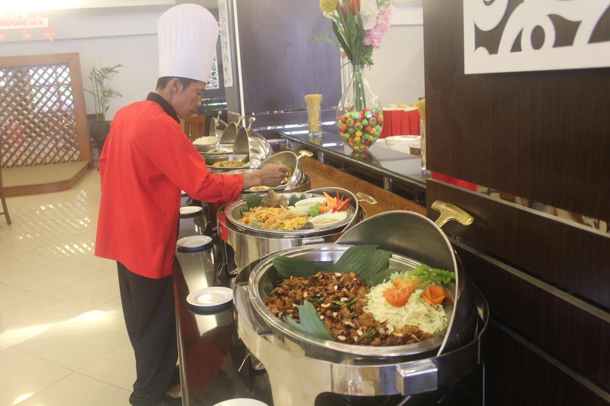 Prima Sr Hotel & Convention Yogyakarta Sleman  Luaran gambar